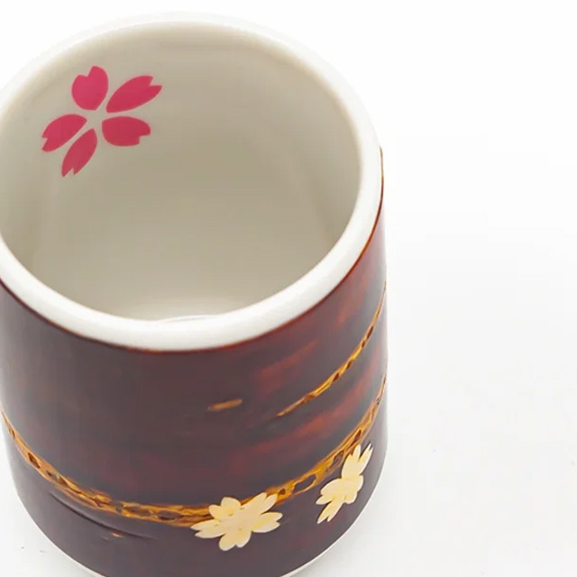 秋田の伝統工芸品 「樺細工」製 湯のみ 桜 （ピンク） 。桜皮